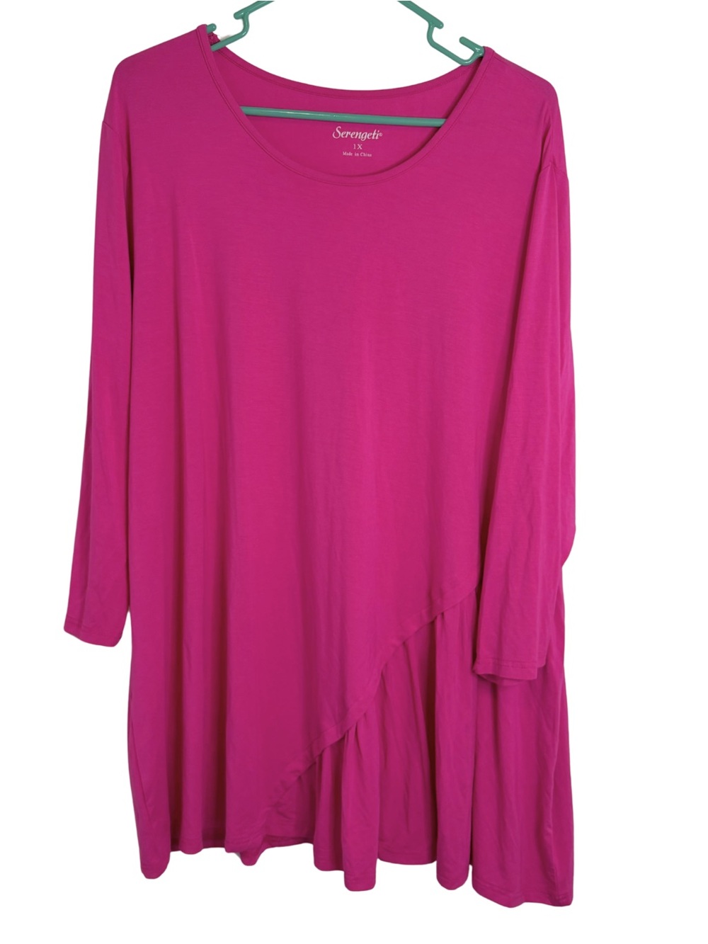3/$20 Serengeti Fuchsia Long Sleeve Above Knees Length Dress Size 1X